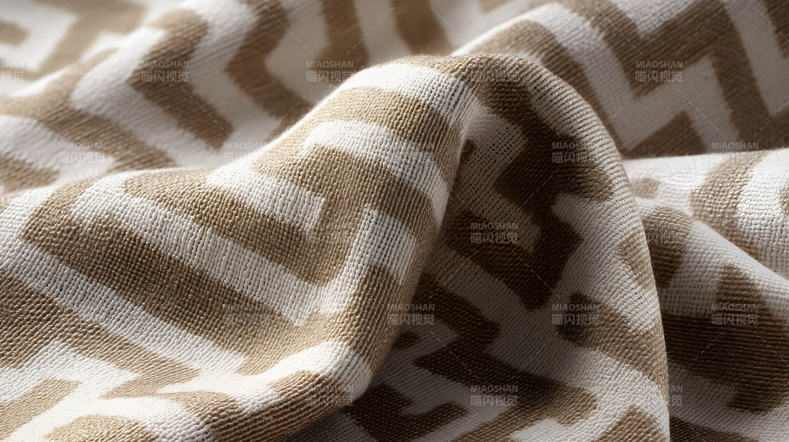 米色和白色几何编织面料特写图片