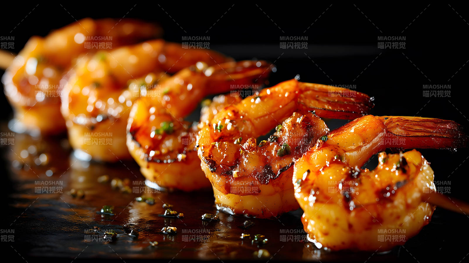 烤虾串特写美食诱人图片