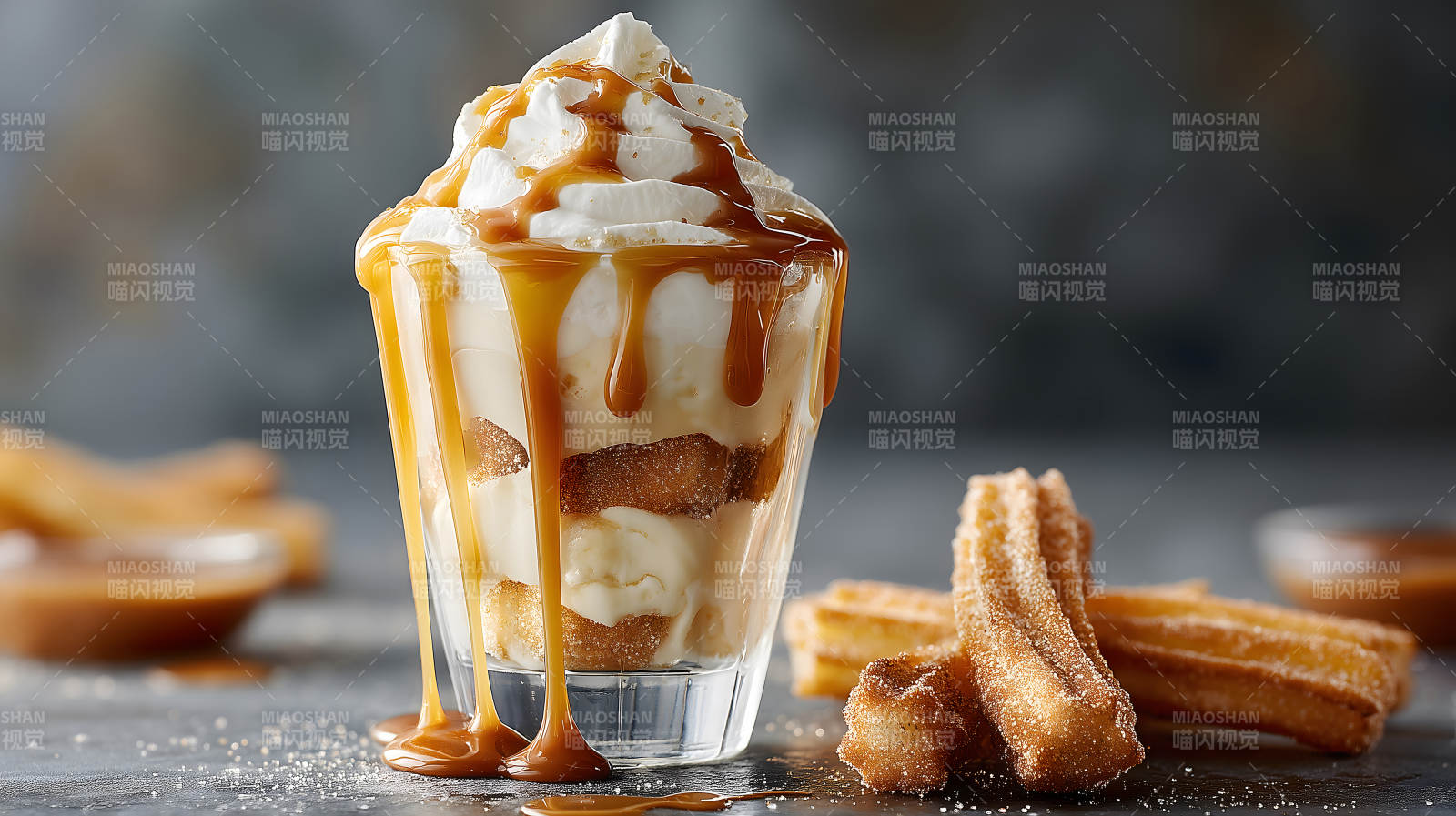 焦糖甜点配吉拿棒美味诱人图片