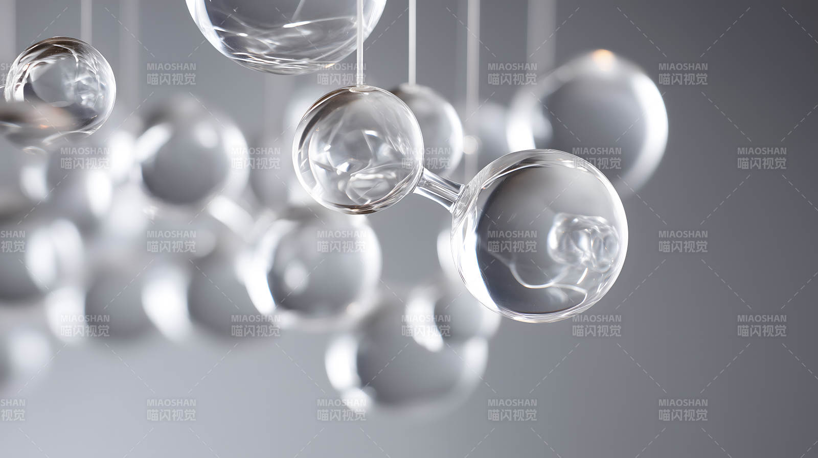 透明灯饰艺术品悬挂设计图片