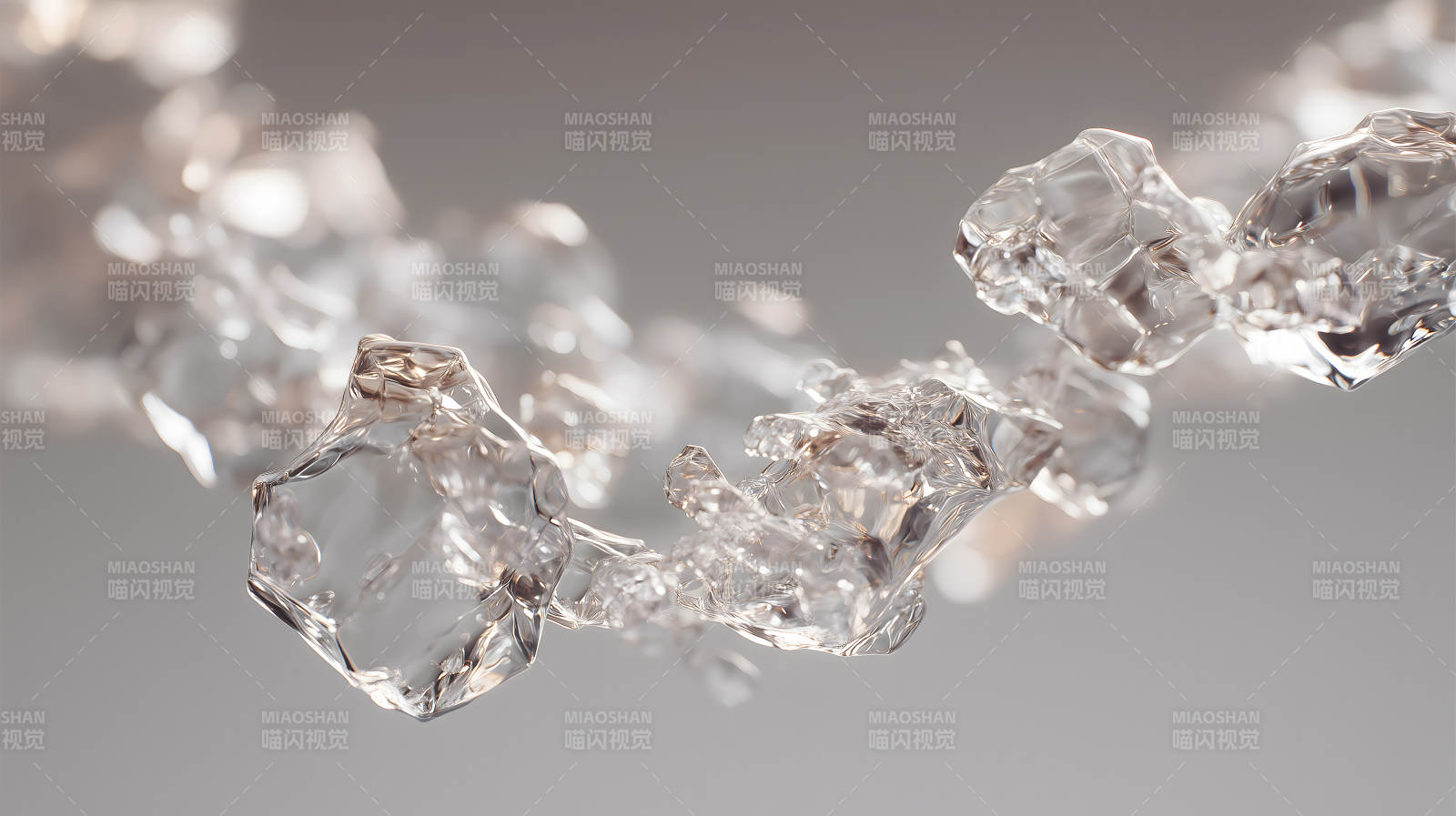 晶莹剔透的艺术品冰块串联图片
