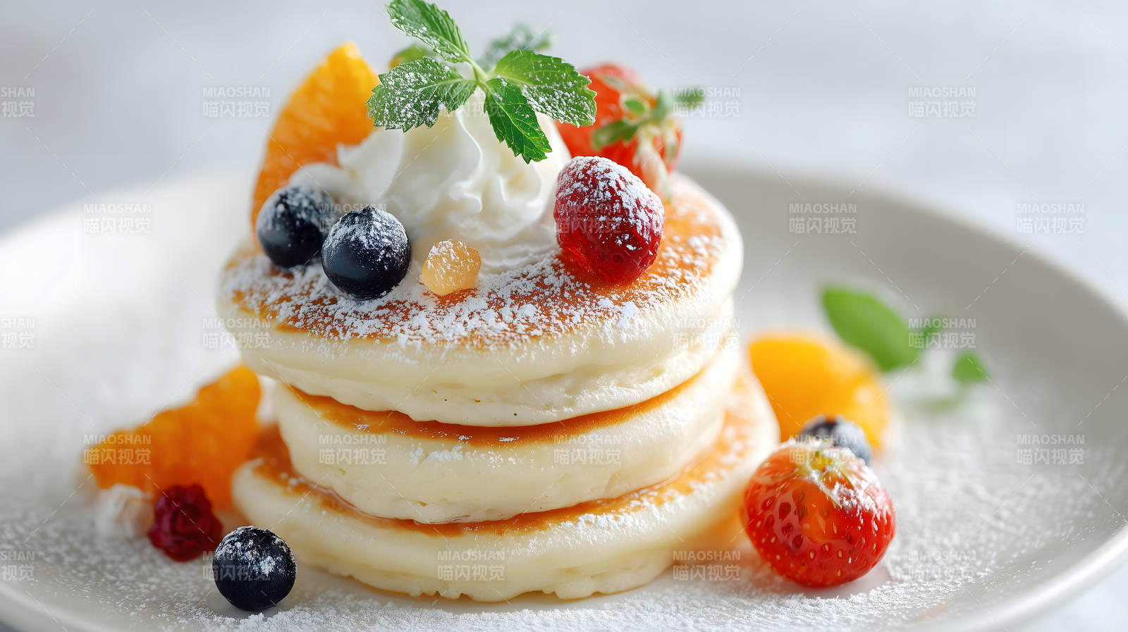 松饼配水果奶油图片