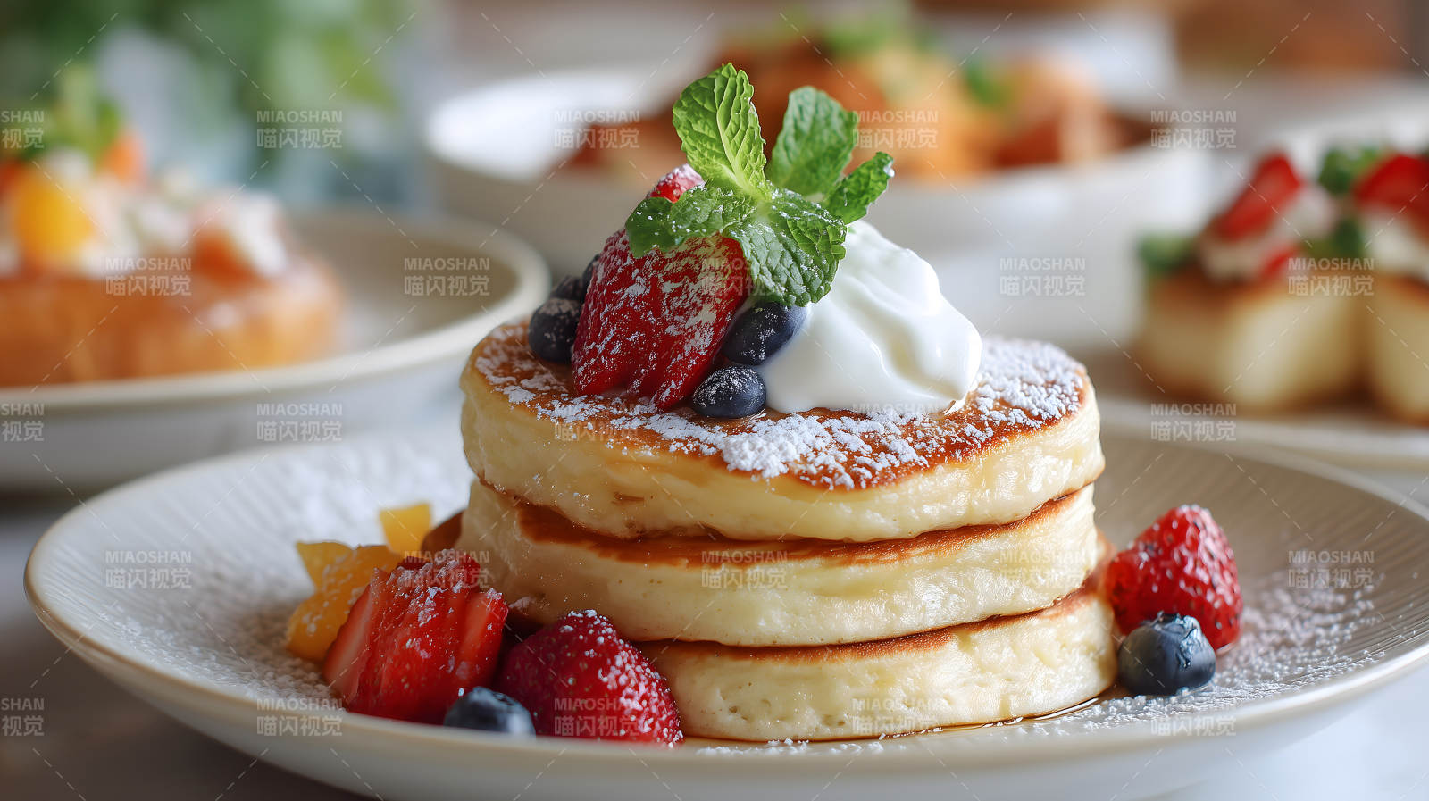 蓬松煎饼配水果图片