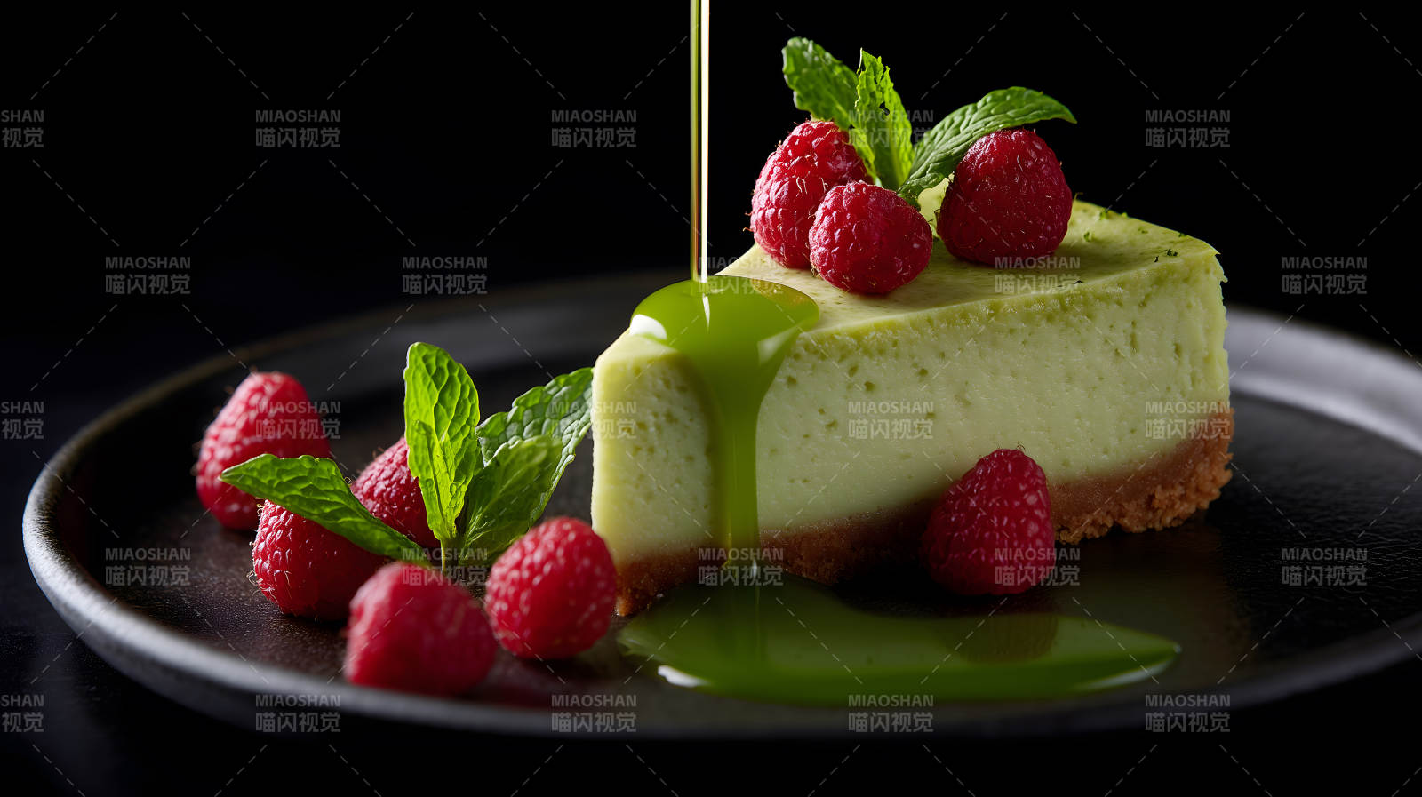 抹茶芝士蛋糕配覆盆子图片