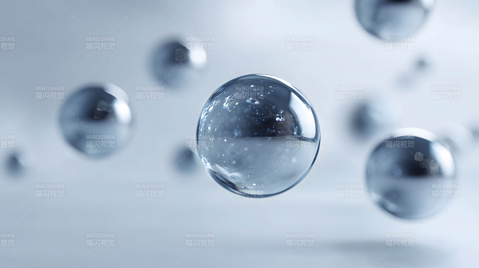 透明水滴悬浮在空中图片