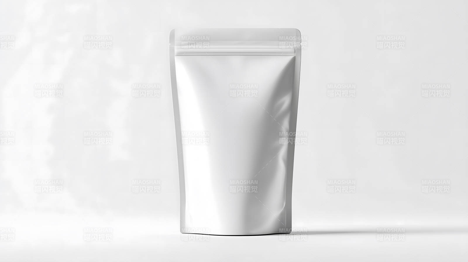 白色包装袋的特写镜头图片