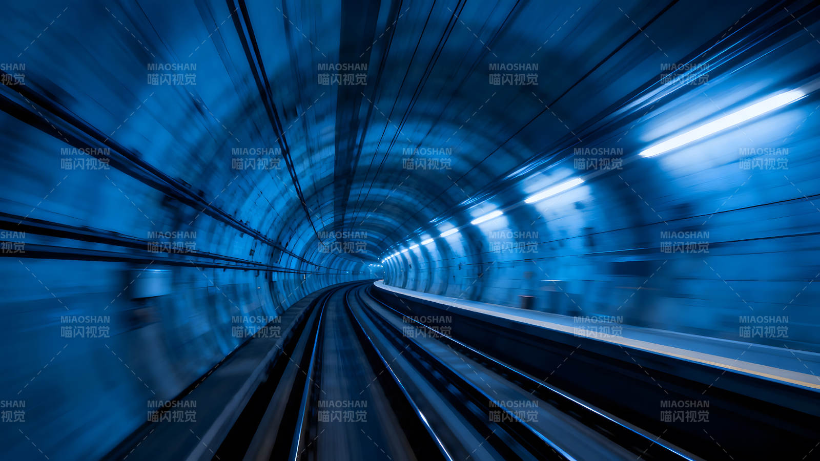 地铁隧道内行驶的景象图片