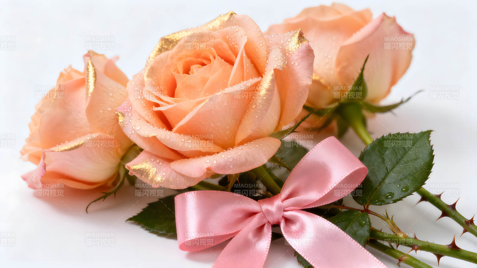 粉色玫瑰金边点缀丝带蝴蝶结图片