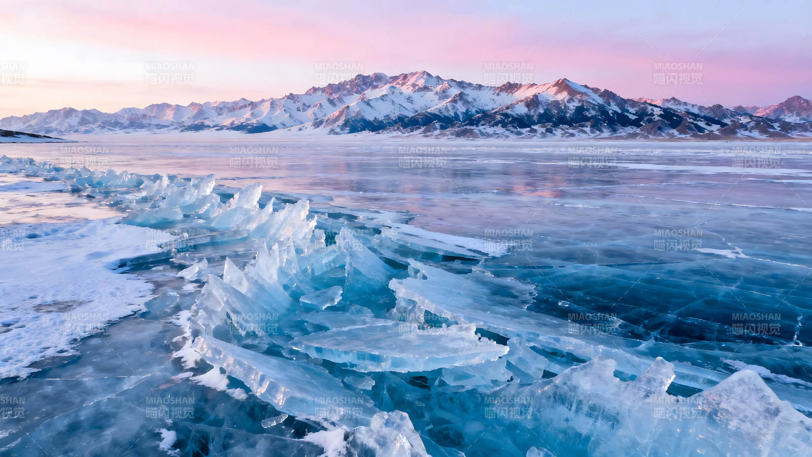 冰面山脉粉色天空冰棱景色图片