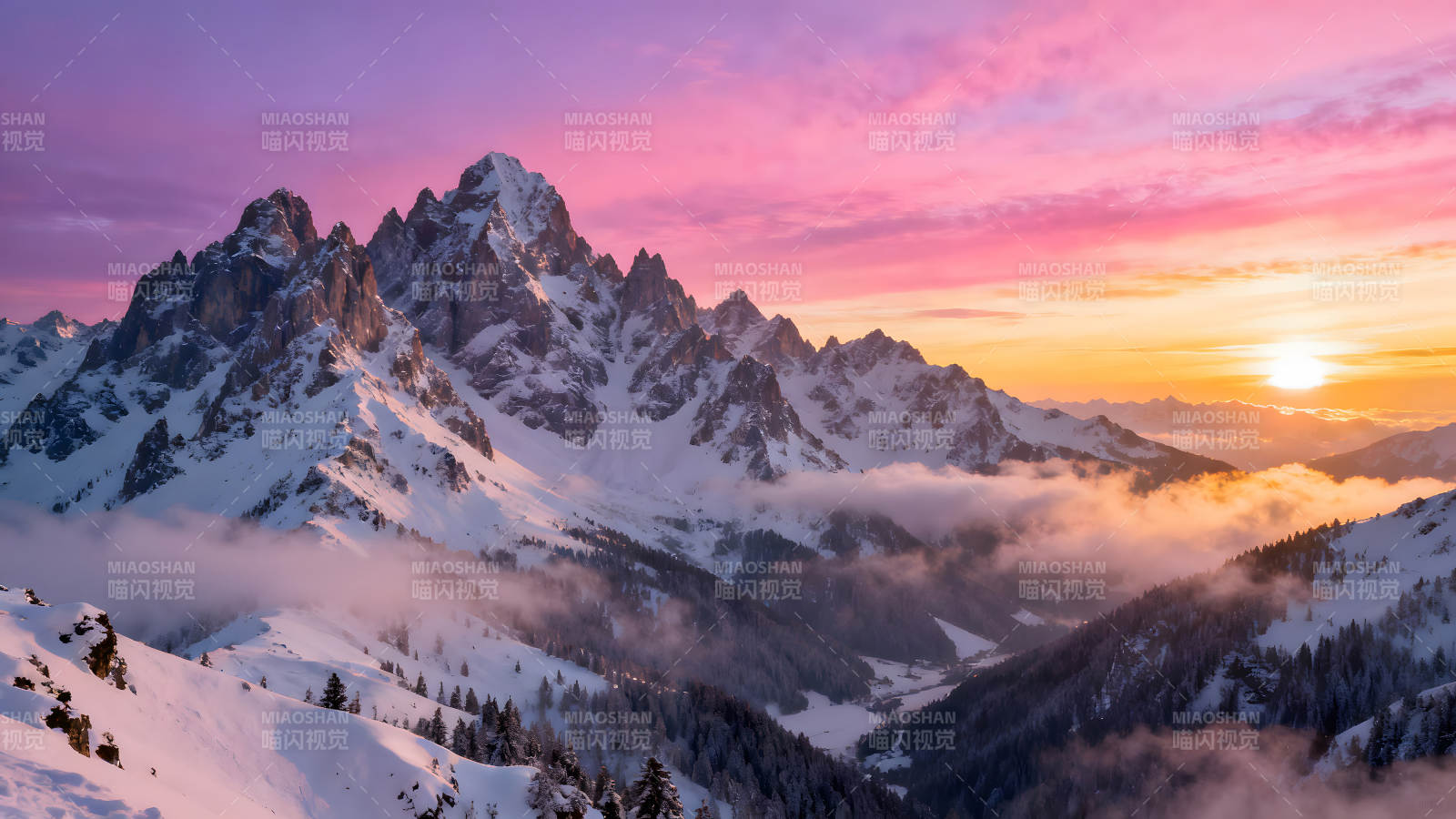 雪山夕阳下的壮丽景色图片