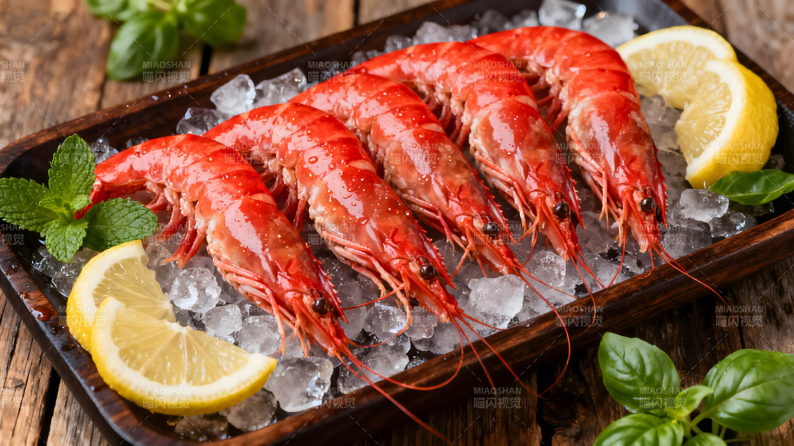 鲜虾冰镇柠檬薄荷香料美味诱人图片
