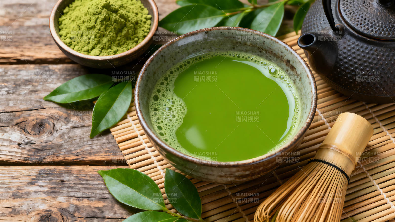 抹茶茶具特写绿意盎然图片