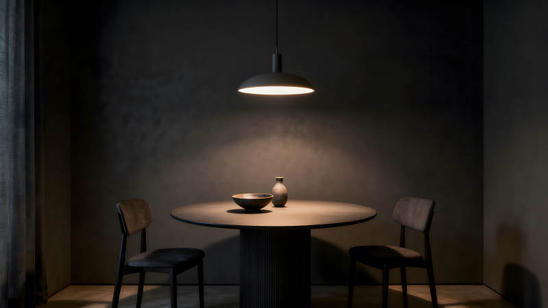 暗色空间灯饰餐桌摆件图片