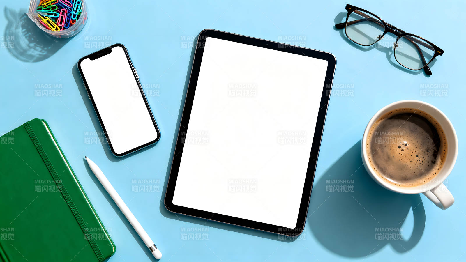 办公桌面物品一览图片