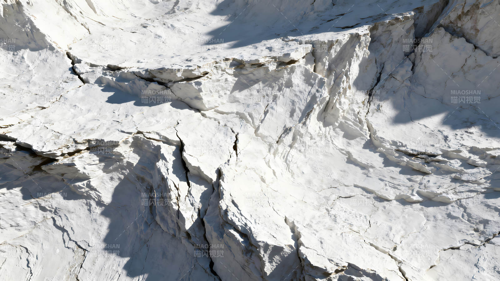 白色岩石纹理细节图片