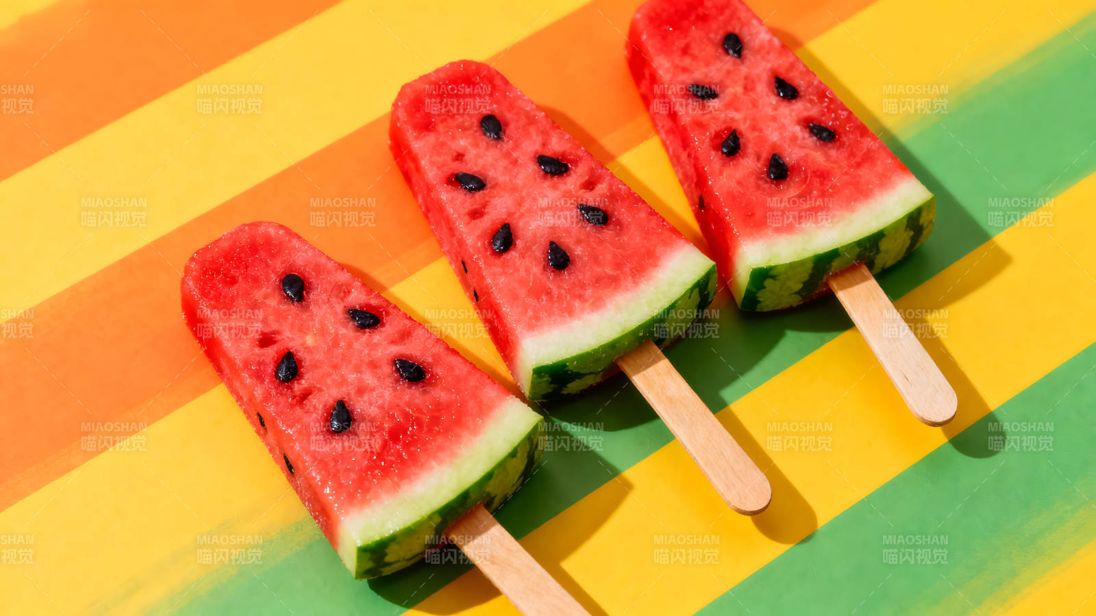 西瓜冰棍盛夏清凉解暑图片