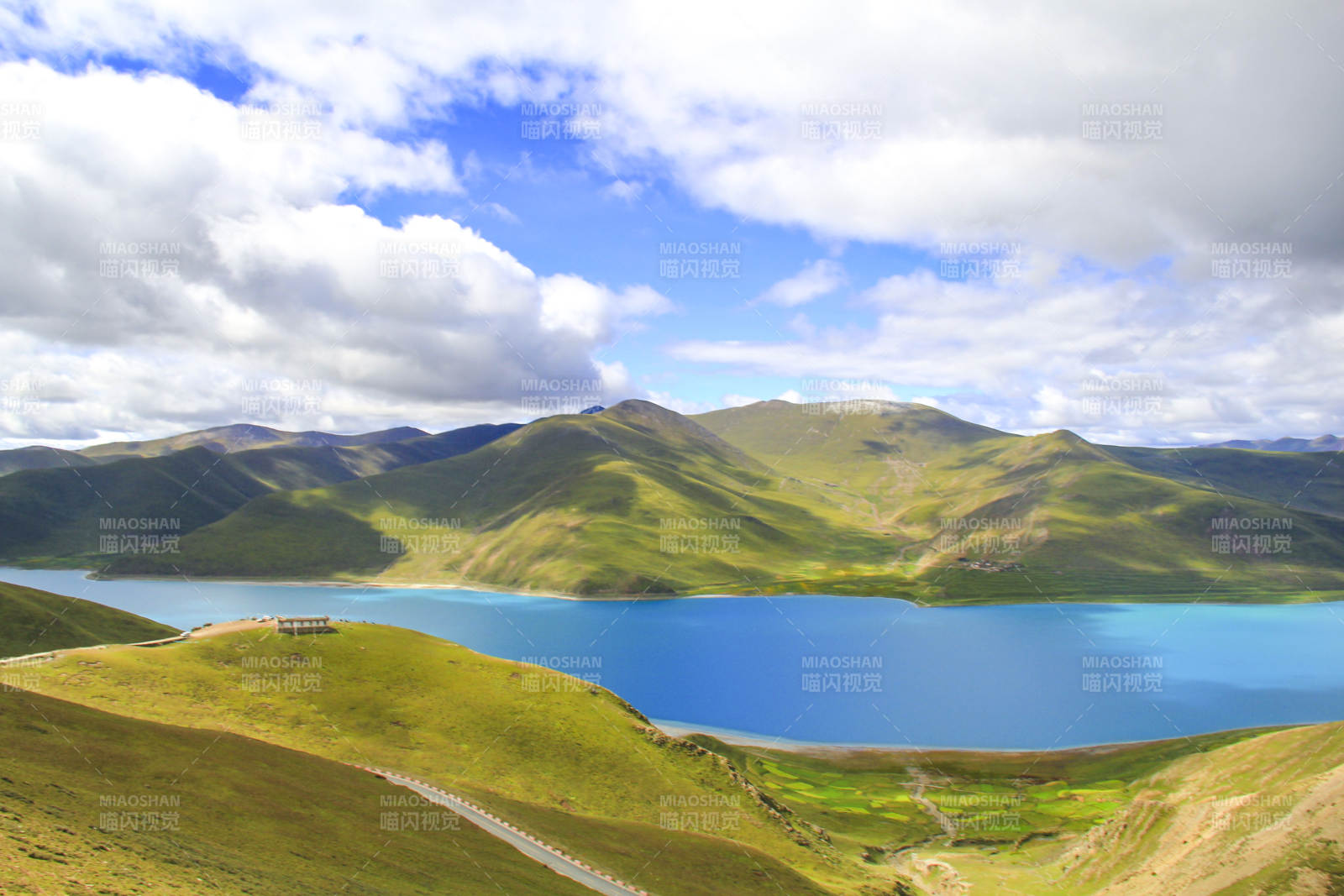 西藏圣湖羊卓雍措图片