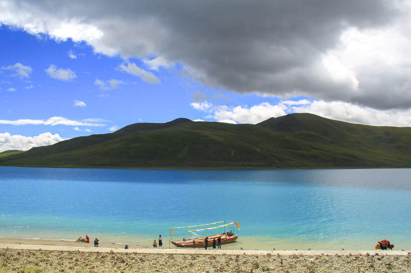 西藏圣湖羊卓雍措图片