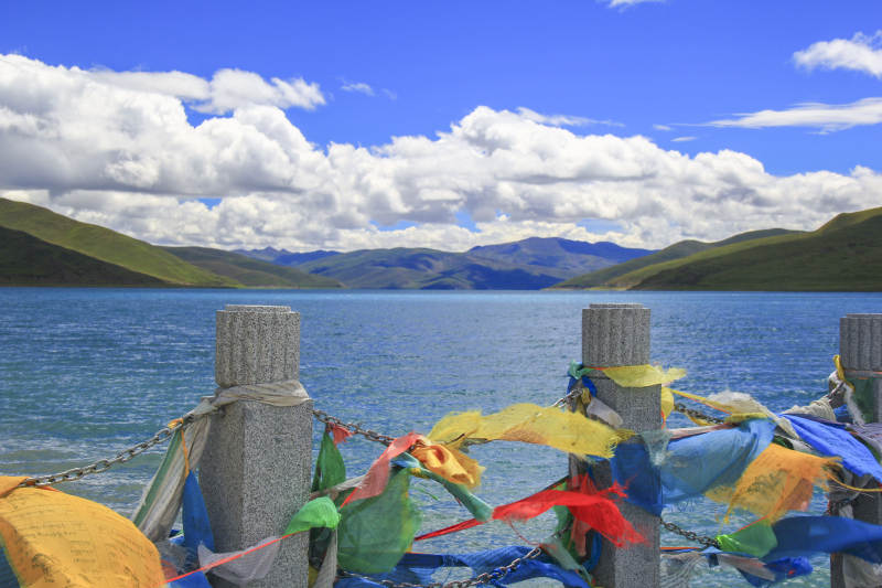 西藏圣湖羊卓雍措图片