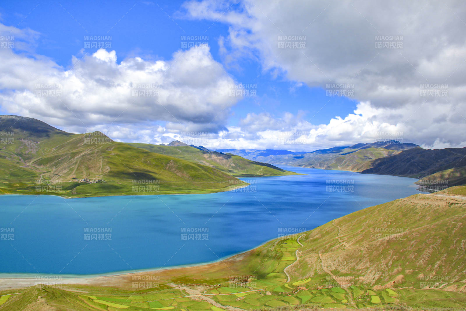西藏圣湖羊卓雍措图片