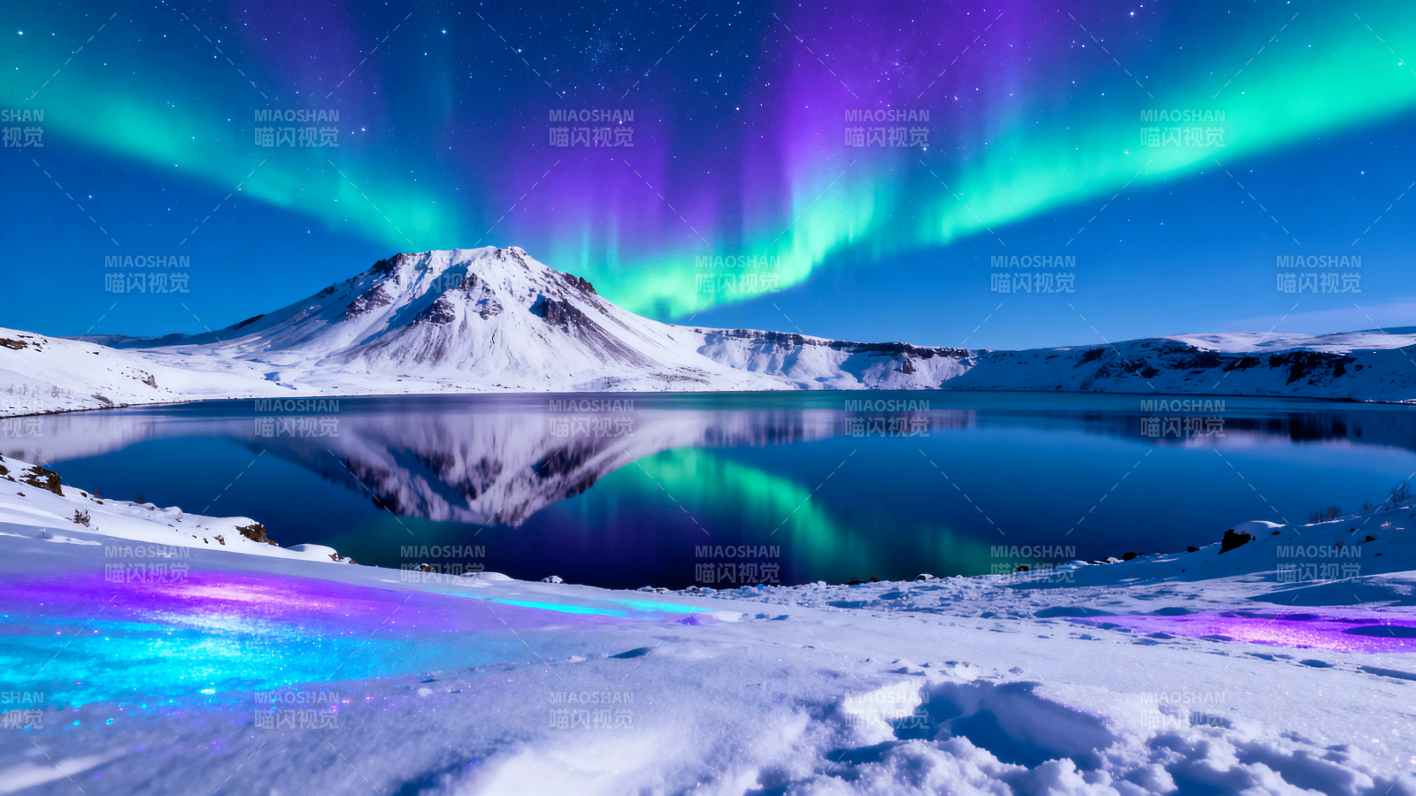 极光映雪湖图片