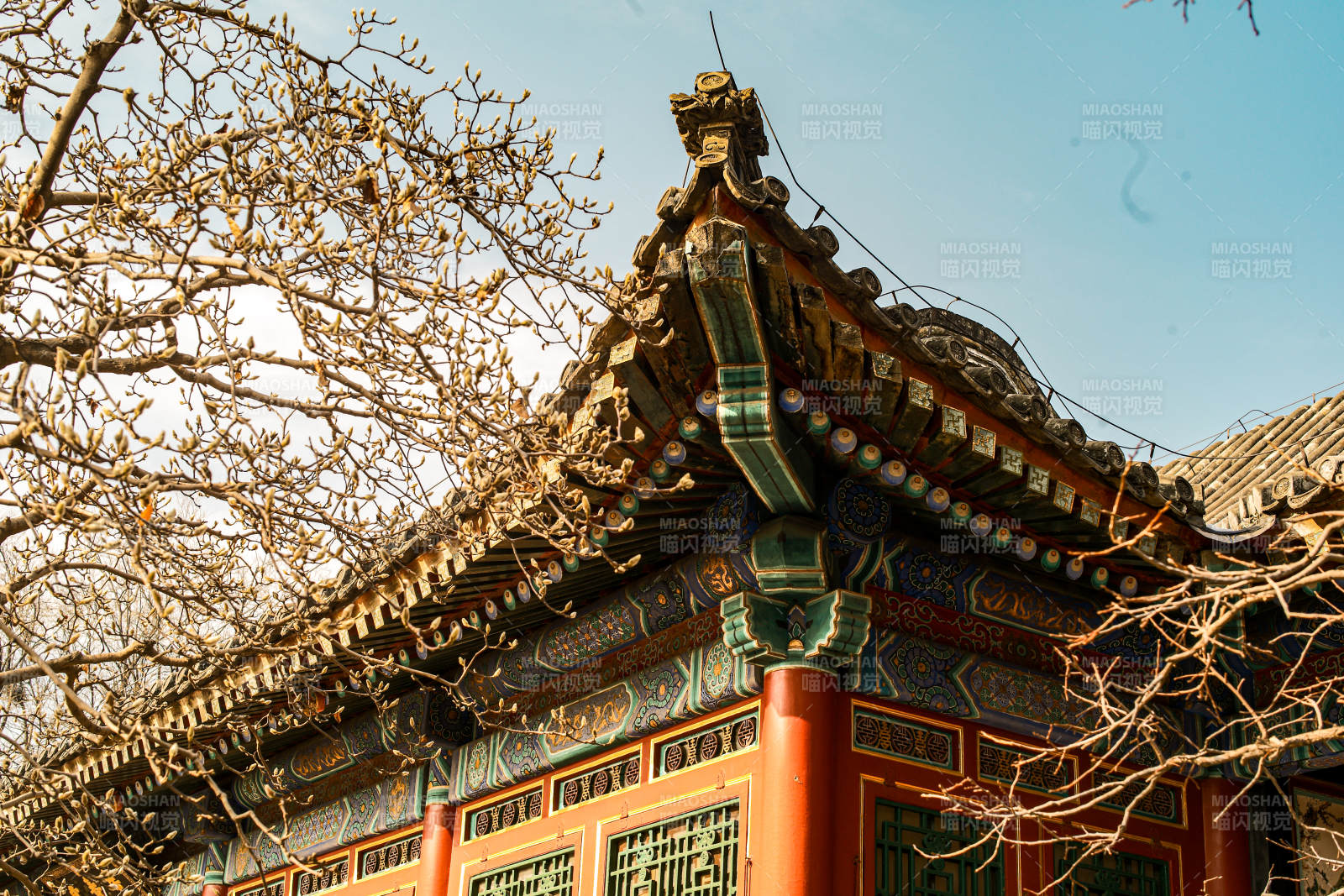 颐和园古建筑飞檐翘角图片