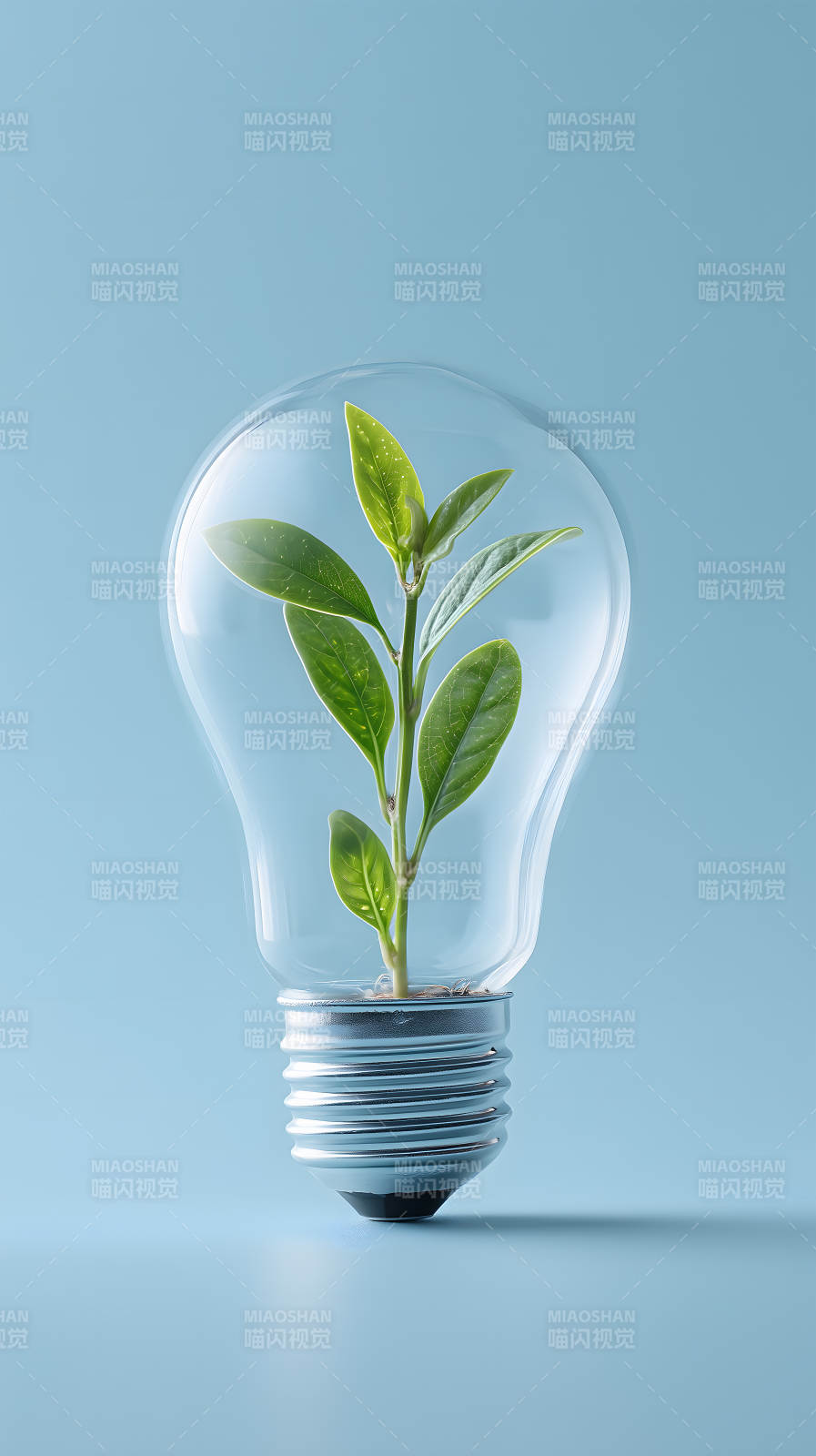 绿色植物在灯泡里图片