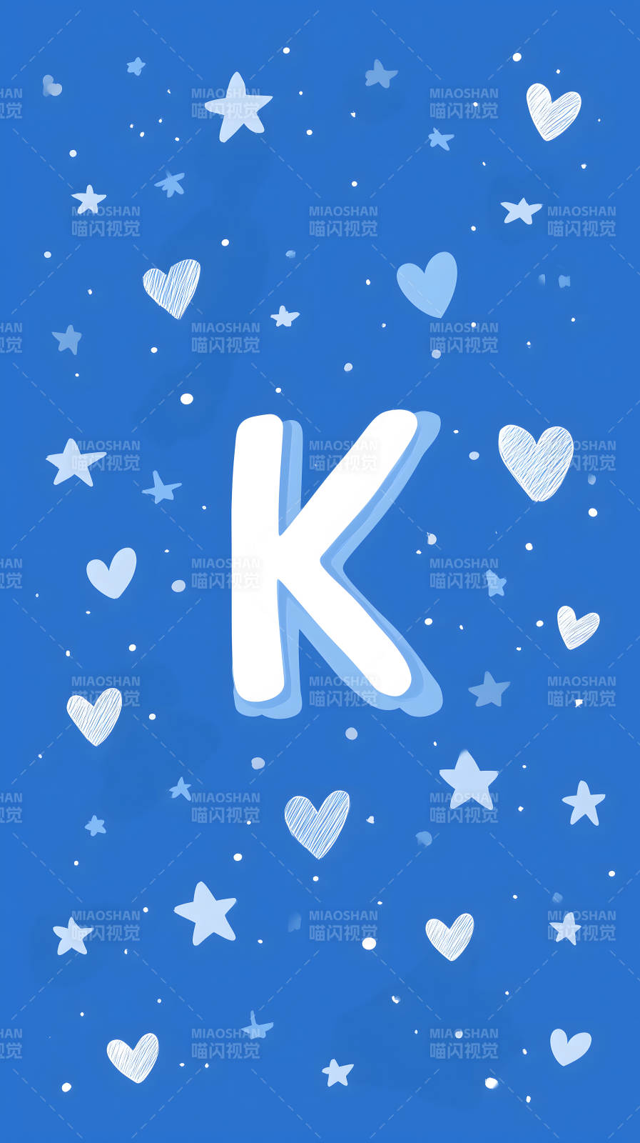 蓝色背景上的字母K和爱心星星图片
