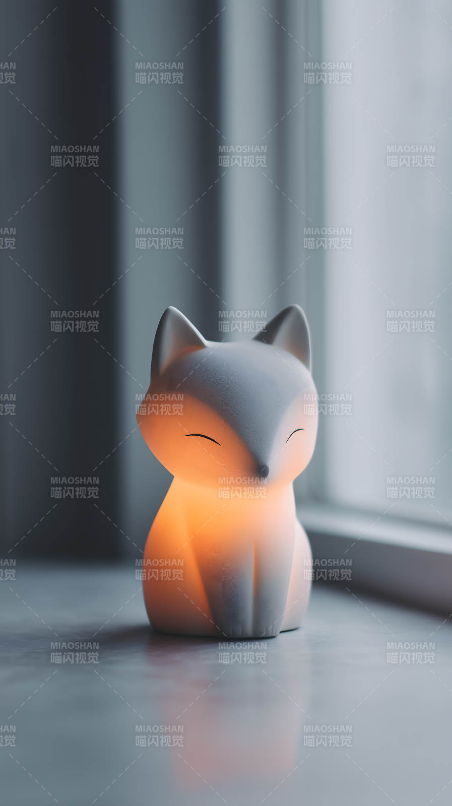 小巧可爱的狐狸夜灯图片