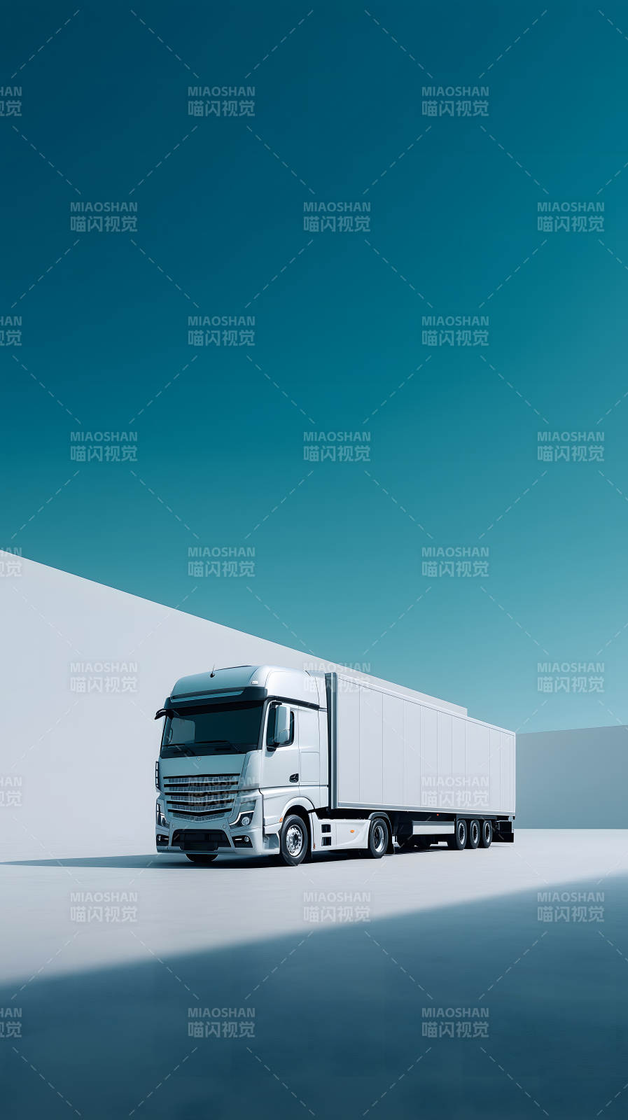 卡车停靠在空旷的停车场图片