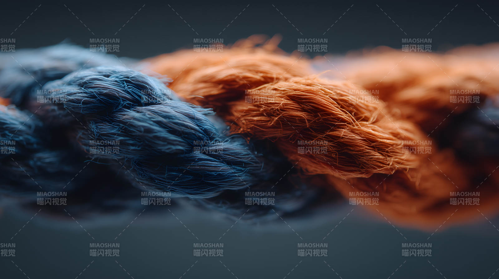 蓝橙色绳索的缠绕图片