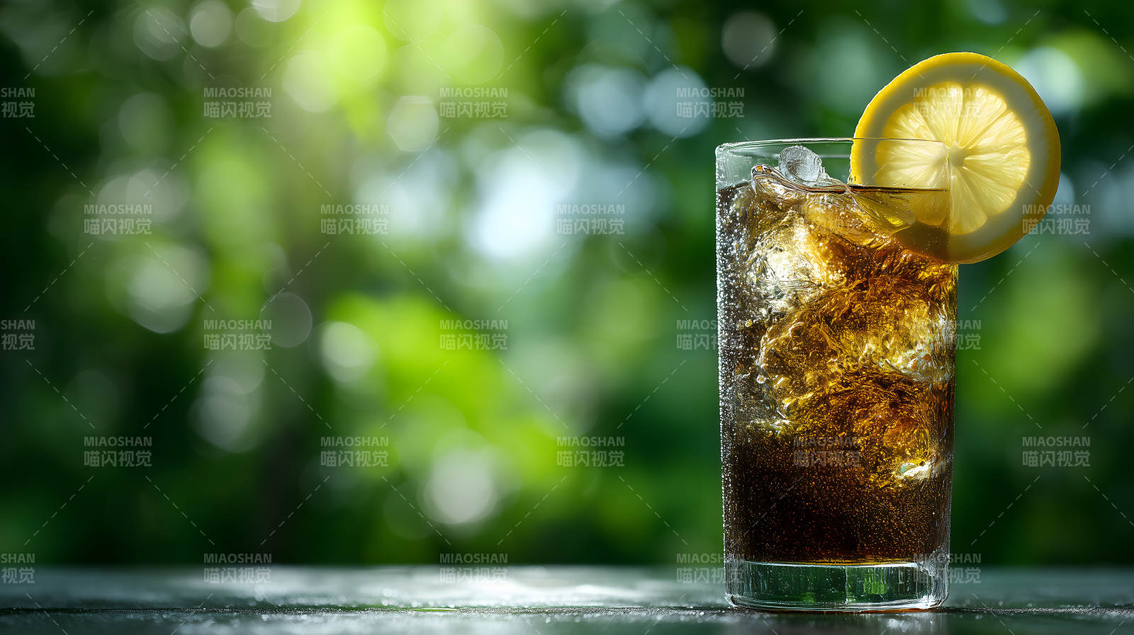 夏日清凉柠檬可乐图片