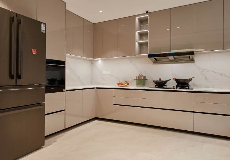 现代简约厨房设计图片
