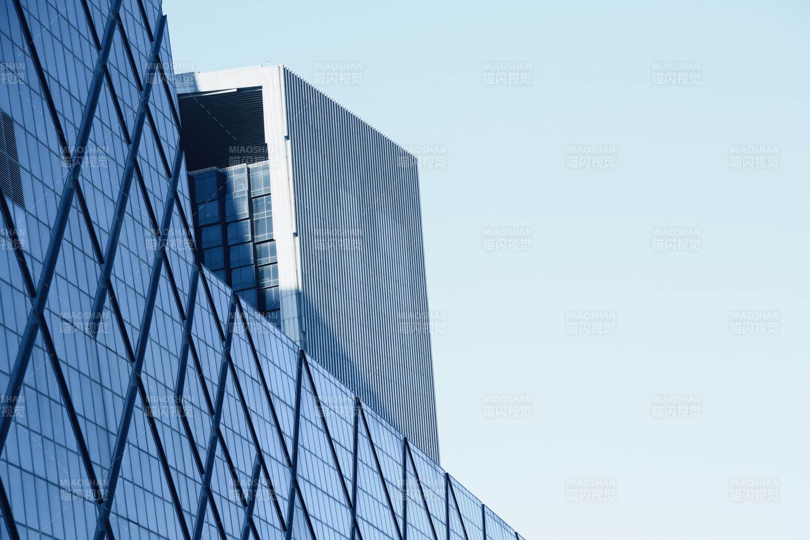 央视新楼现代建筑玻璃幕墙图片