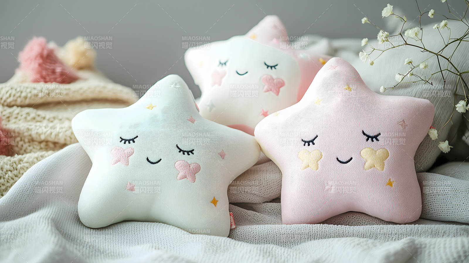 萌趣星星抱枕的甜蜜梦境图片