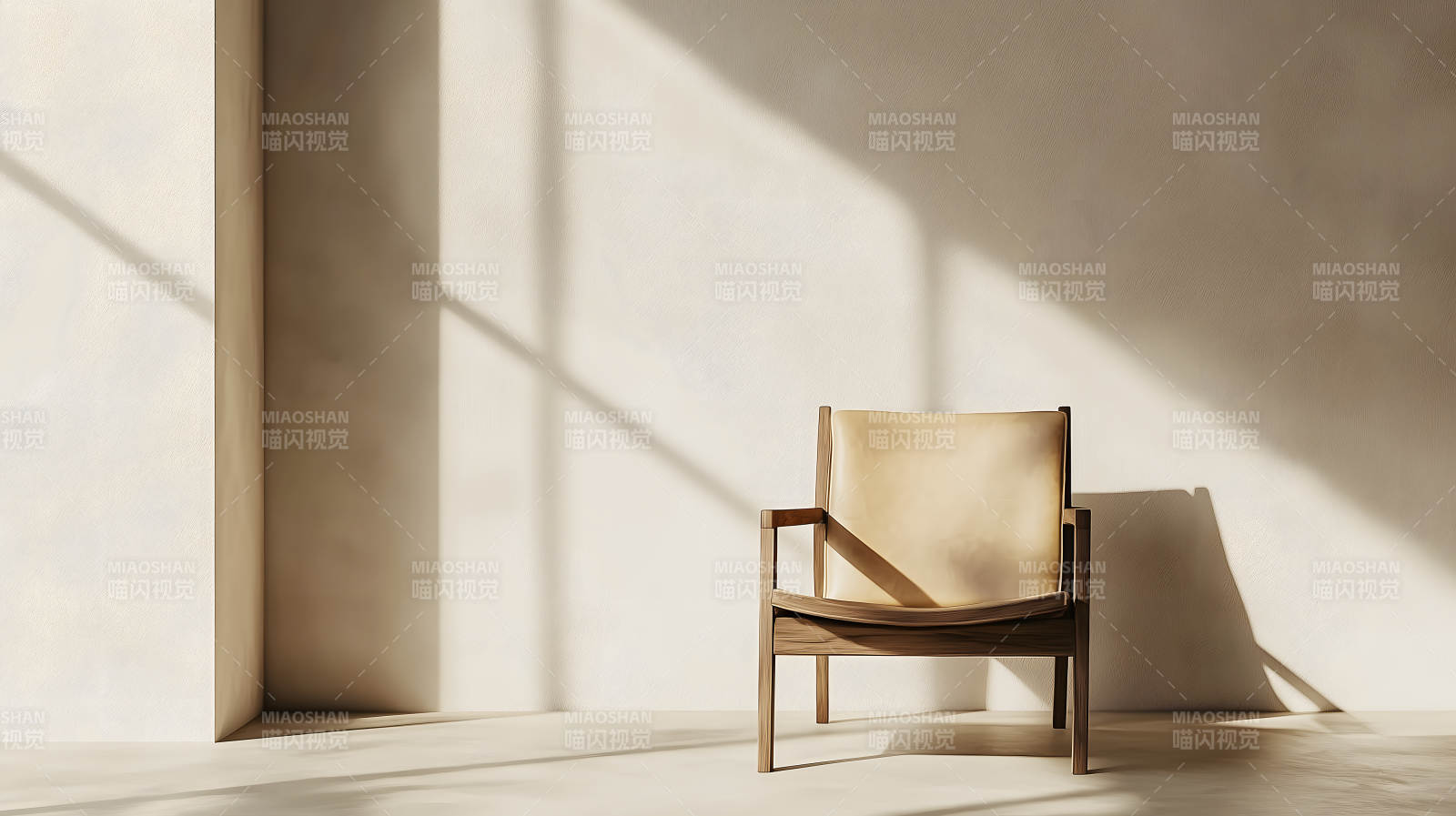 暖光下简约室内的木质单人座椅图片