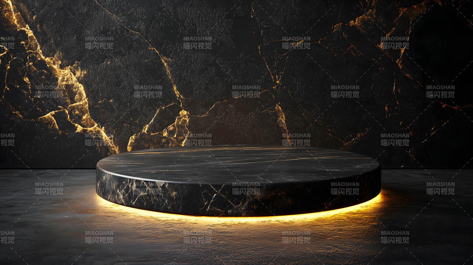 黑金岩石背景前的金色圆形展示台图片