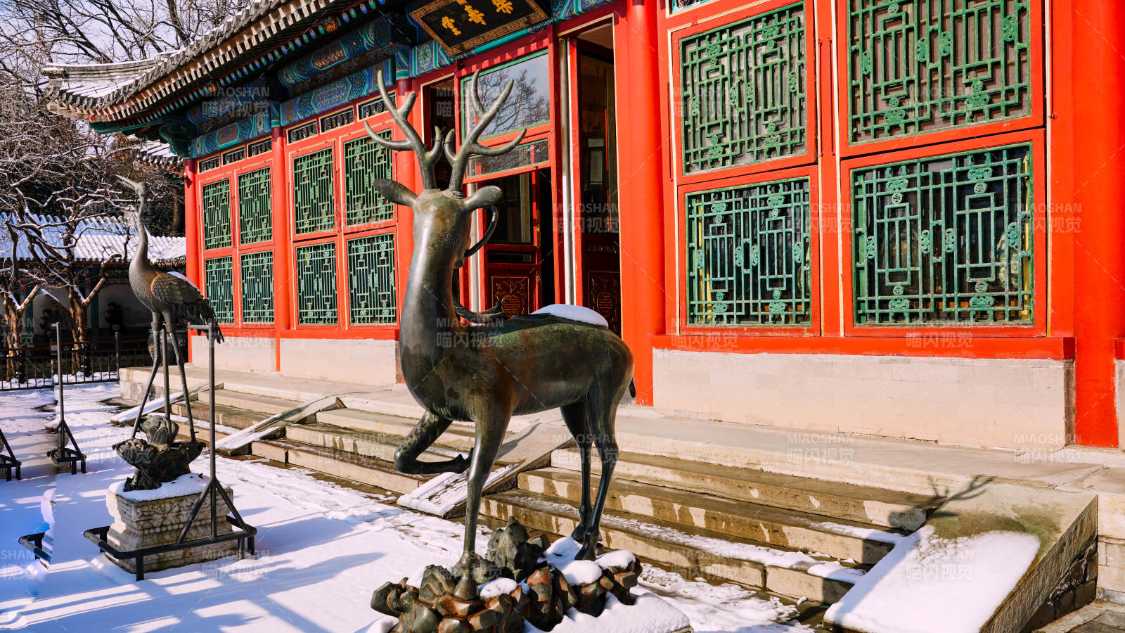 颐和园雪中鹿影古建筑图片