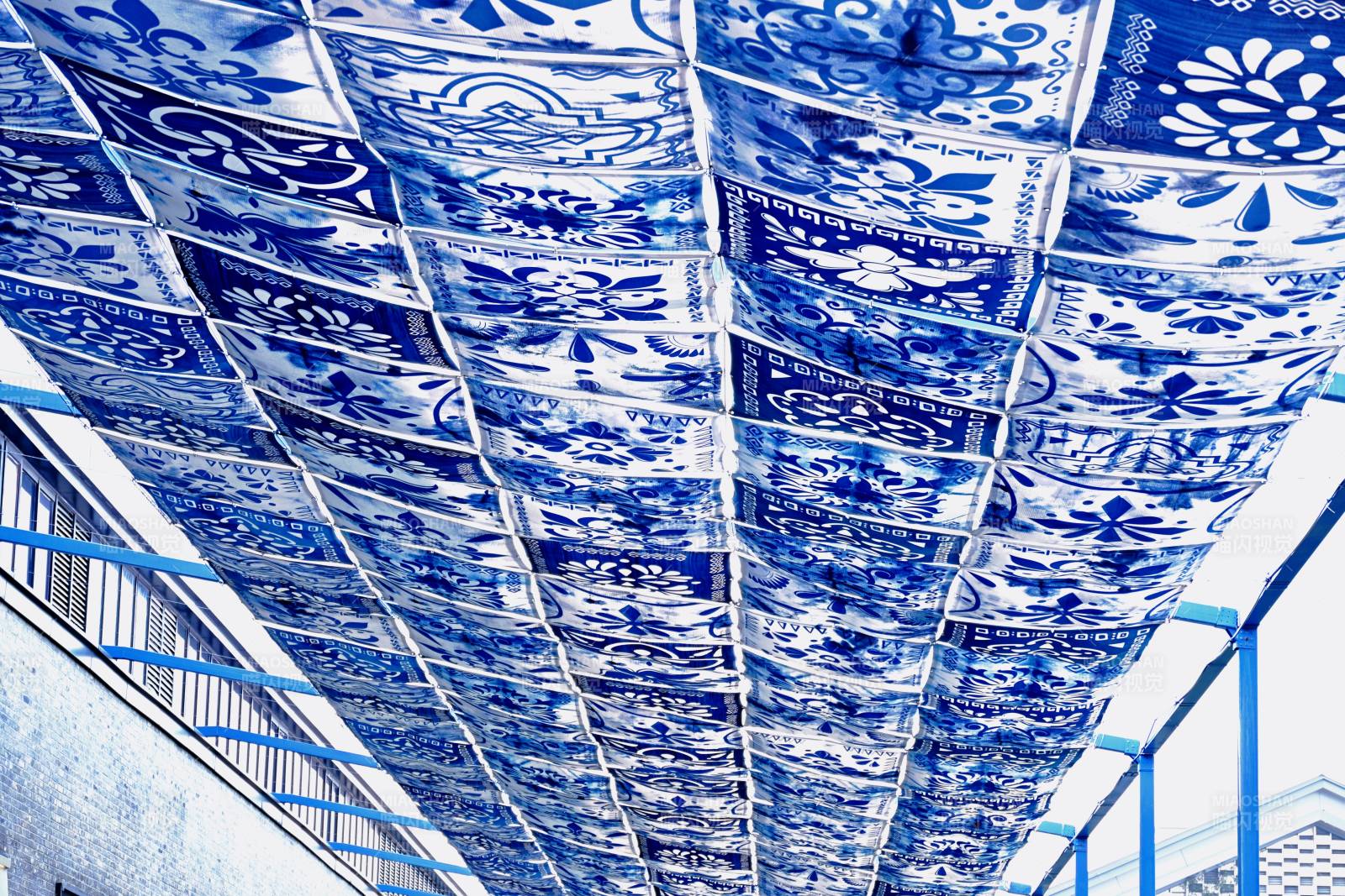 文化街区非遗蓝布印染产品展示图片