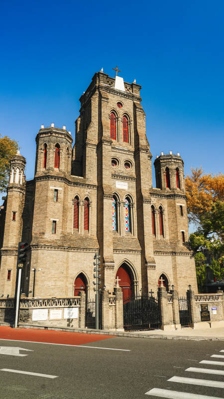 天津狮子桥教堂秋日风光图片