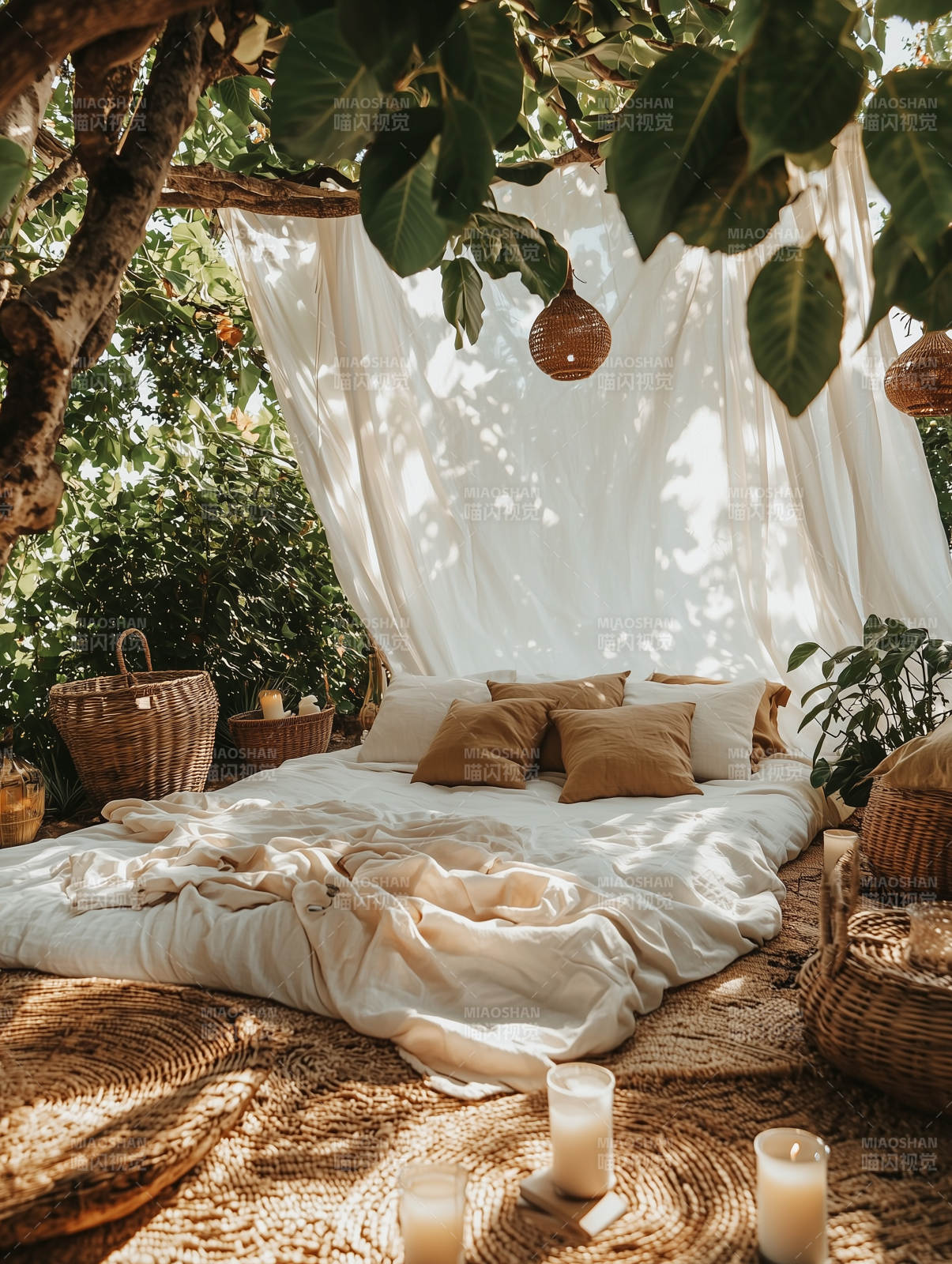 户外田园风帐篷床图片