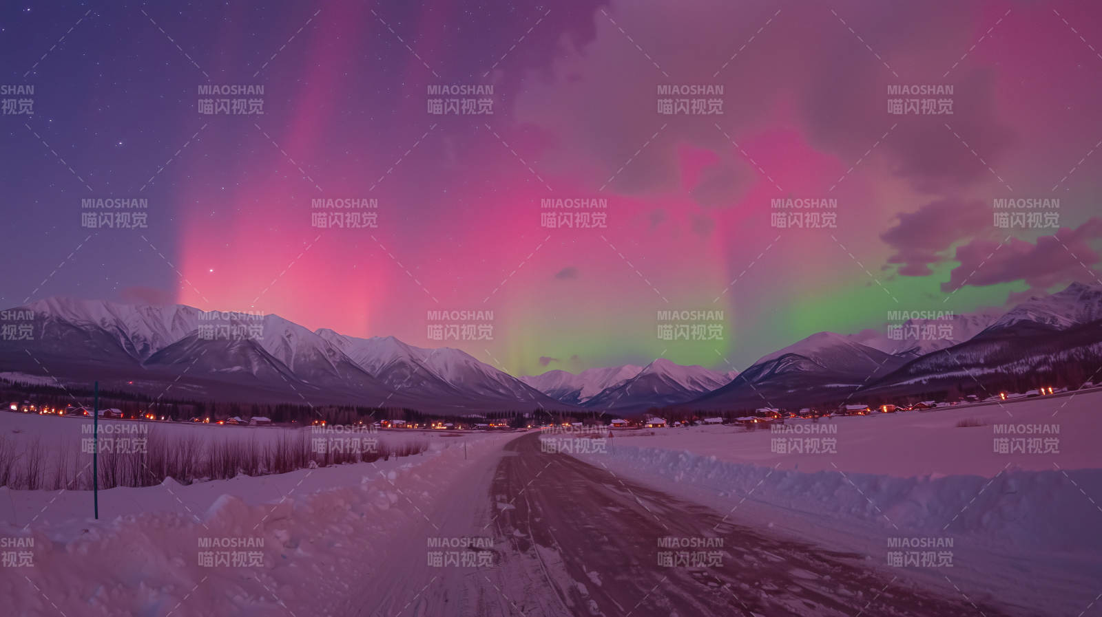 极光映雪原图片