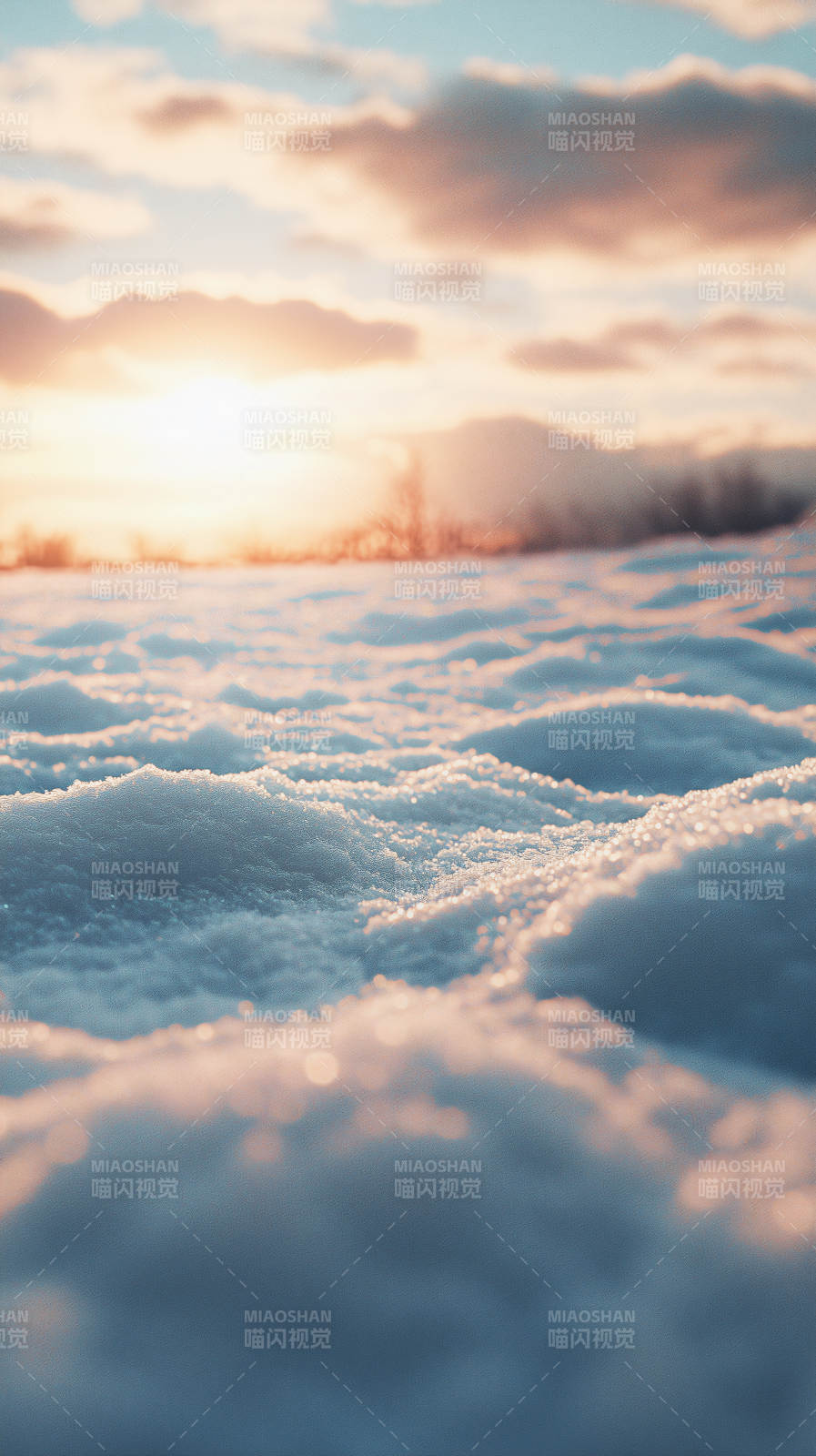雪原日落图片