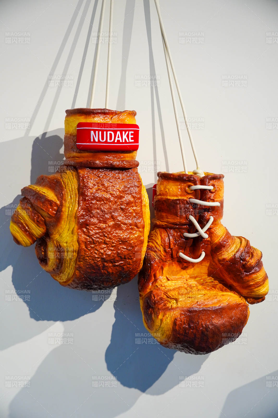 面包拳击手套图片