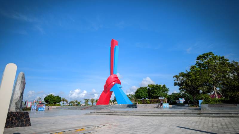 色彩雕塑广场 东兴市 竹山村图片