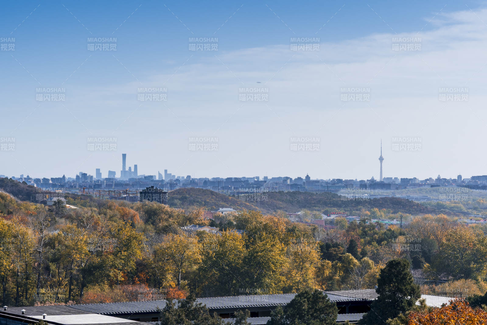 秋日城市远景图片