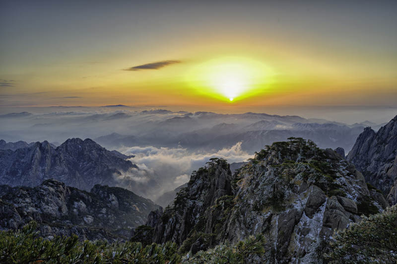 黄山日出山巅云海图片