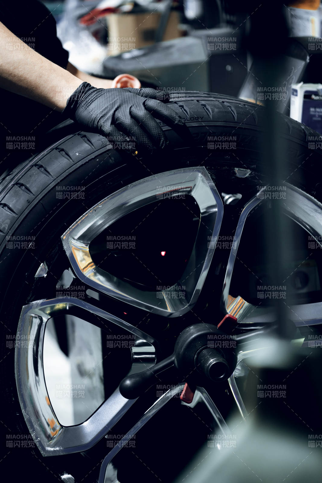 轮胎维修现场图片