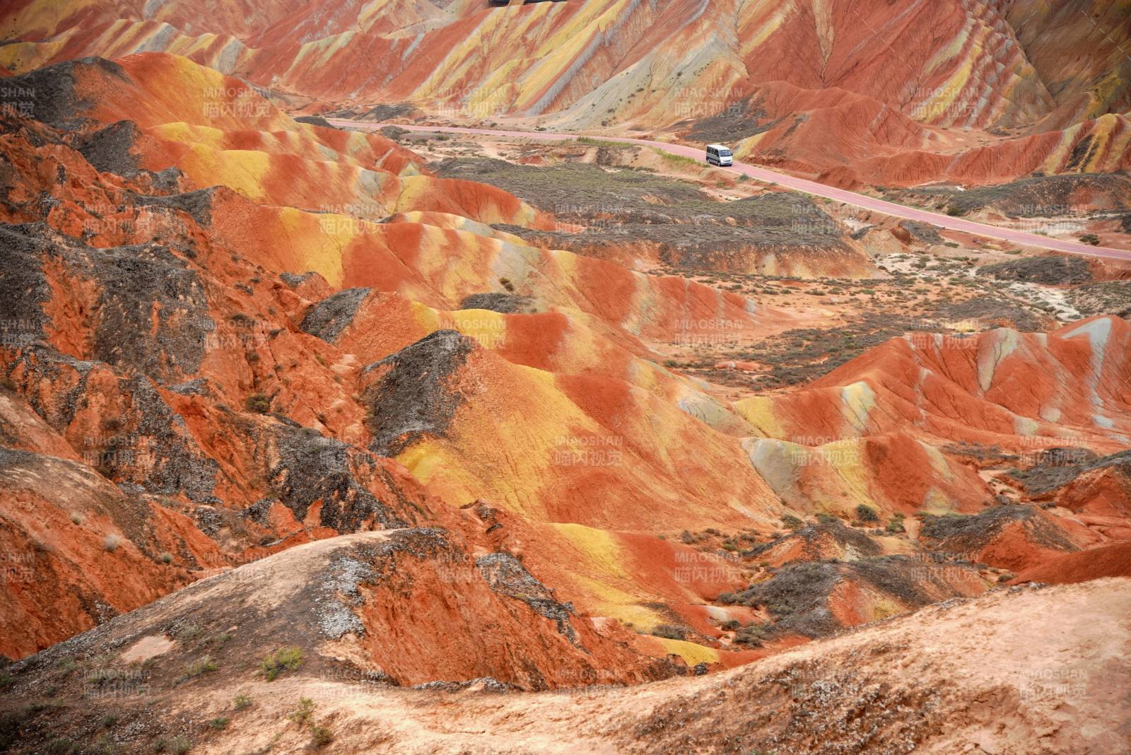 甘肃张掖七彩丹霞地貌图片
