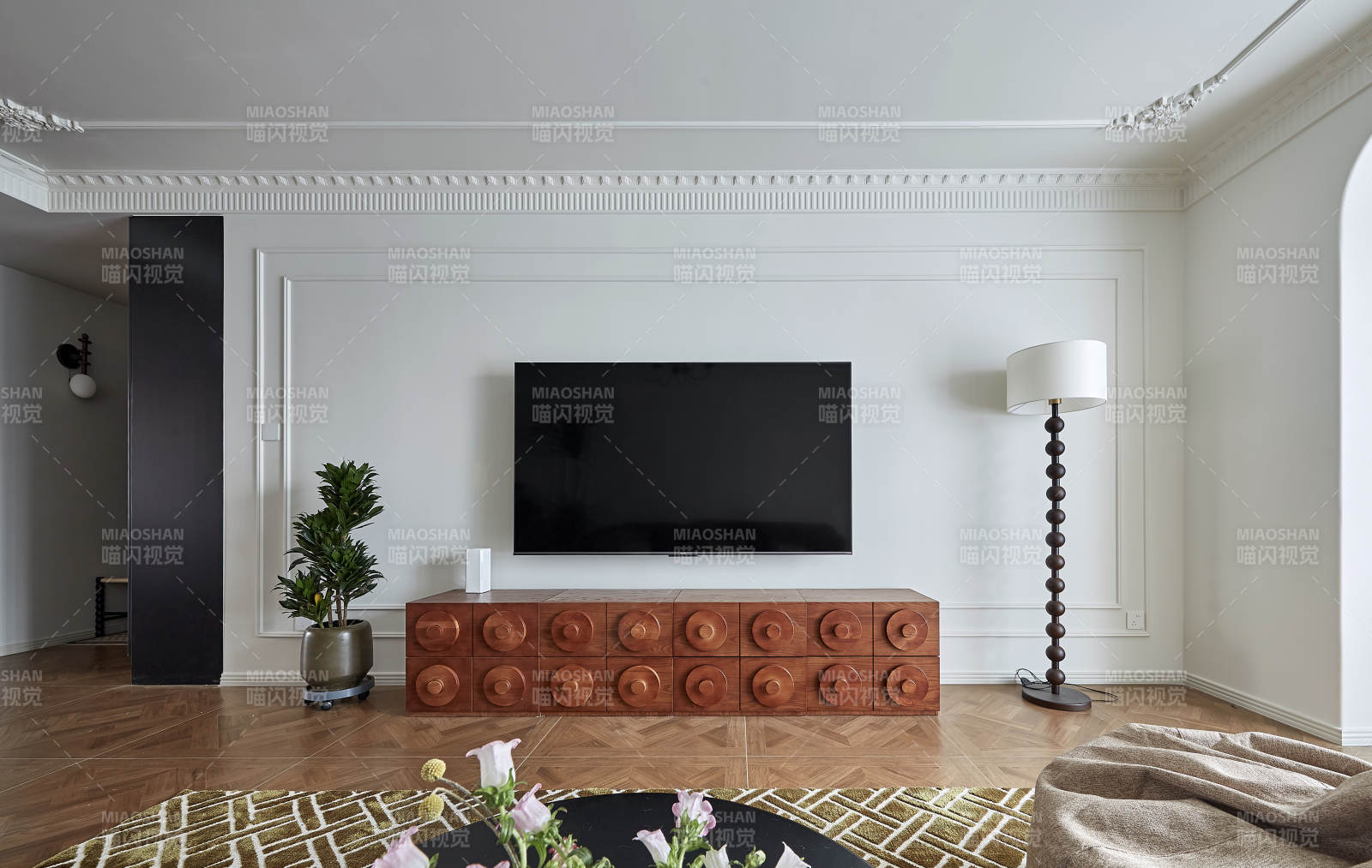 现代客厅电视墙设计图片